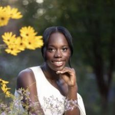  Yasmine Gbego